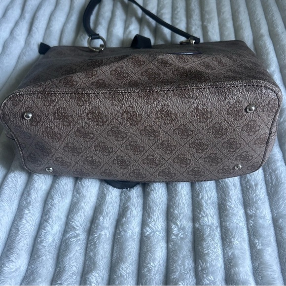 Guess Brown Patterned Tote Bag - Picture 7 of 7